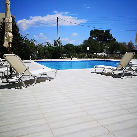3 Island View Otel