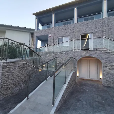 3 Island View Hotel 3*