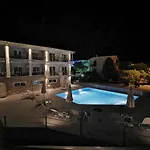 3 Island View Hotel