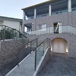 3 Island View Hotel 3*