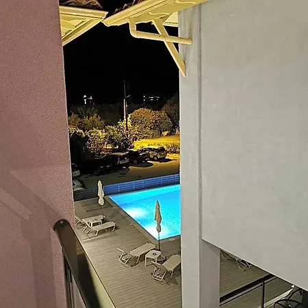 3 Island View Hotel 3*