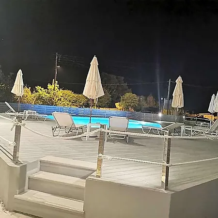 3 Island View Hotel 3*