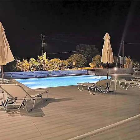 3 Island View 3*