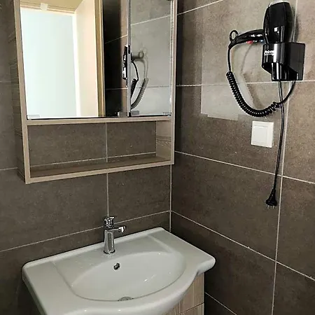 3 Island View Hotel 3*